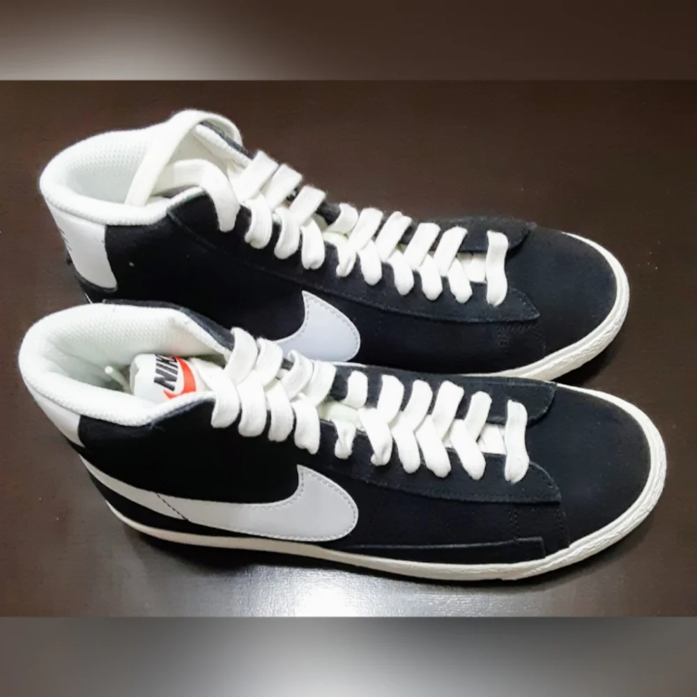 Nike - Picture 4 of 10